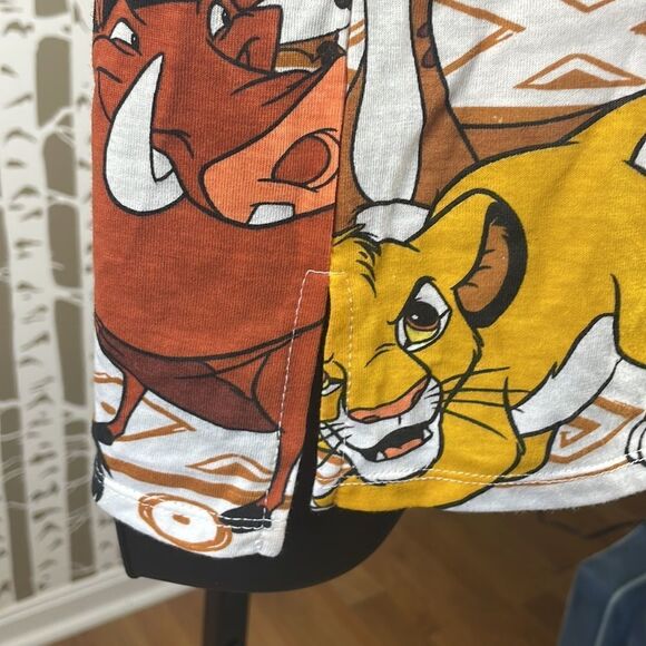 NEW Disney Lion King Tank Top Muscle Tee with baby Simba Timon Pumbaa sz M - Picture 6 of 12
